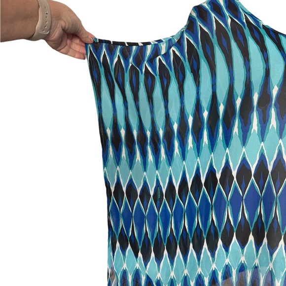 ❤️*  SOFT FLOWY V-NECK  TOP LARGE - Picture 3 of 5